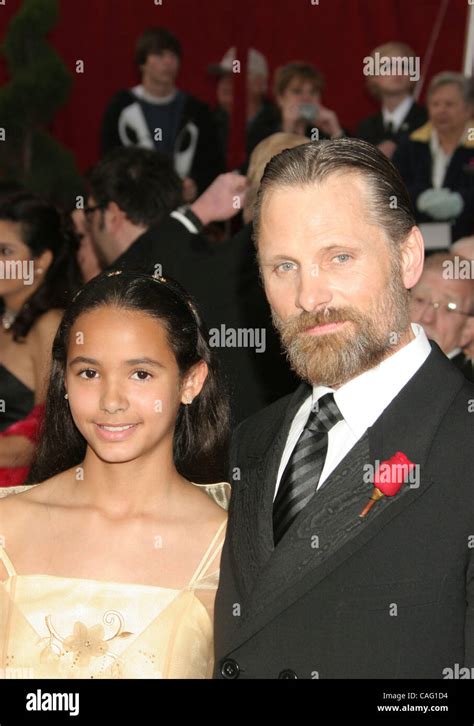 Feb 24 2008 Hollywood California Usa Actor Viggo Mortensen And Daughter Arriving At The