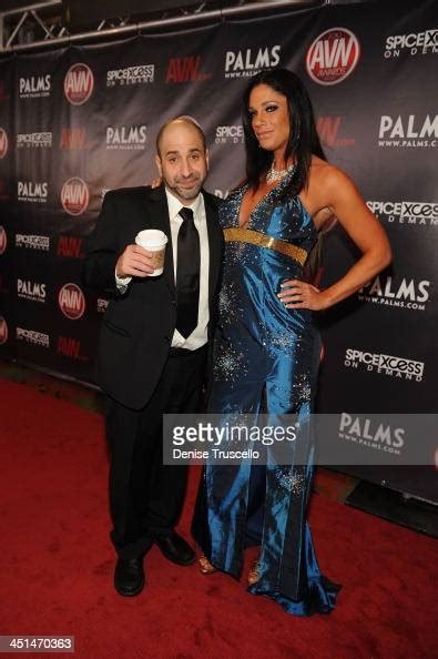 dave attell and angela aspen arrives at the 2010 avn awards at the news photo getty images