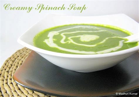 Creamy Spinach Soup With Crunchy Croûtons