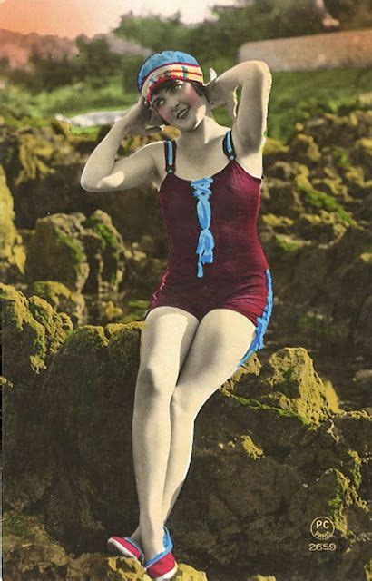 28 stunning vintage photos show bathing beauties from between the 1920s and 1940s ~ vintage