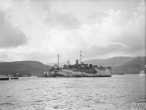 Hms Forth The Submarine Depot Ship 25 January 1943 Holy Loch