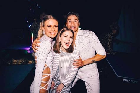 Andra danspar som återstår är anis don demina och hans danspartner katja luján engelholm samt keyyo som dansar med hugo gustafsson. Carolina från Österbotten har limmat tusentals ...