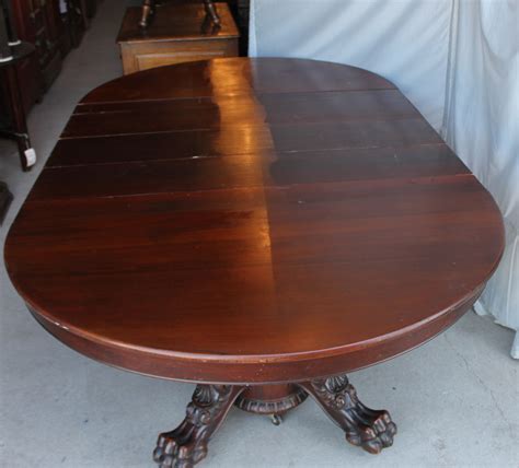 This stunning antique reproduction dining table is made from solid mahogany with an inlaid mahogany top. Bargain John's Antiques | Antique Mahogany Round Dining ...
