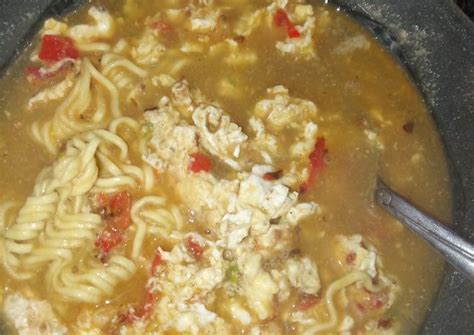 Kwetiau, fillet daging ayam yang sudah dipotong dadu, brokoli, wortel, bubuk cabai, royco kaldu ayam, dan bumbu halus (bawang merah, cabai merah. Resep: Seblak Mie kuah luber Anti Gagal - Resep Dapur Mama