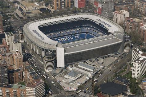 In eerste instantie heet het stadion van real madrid het nuevo estadio chamartin. Estadio Santiago Bernabéu: Real Madrid CF rekonstruiert ...