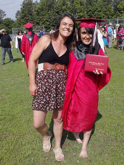 Awesome Mom Wears Daughters Too Short Dress To Graduation After Teen
