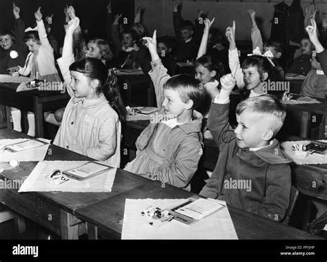 School Pupils Classroom 1950s Hi Res Stock Photography And Images Alamy