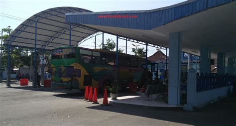Melihat jadwal, rute, jadwal waktu dan mencari tahu berapa lama untuk sampai ke terminal arjosari secara langsung. Terminal Bondowoso dan Jadwal Bus Bondowoso - BENDEBESAH.COM