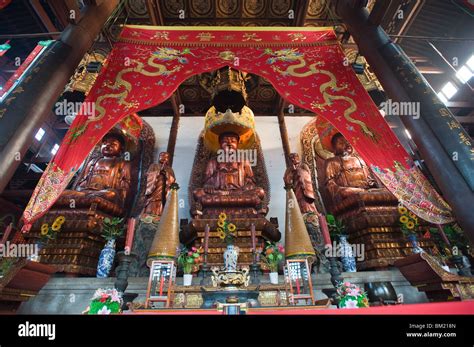 Interior Tianning Temple Changzhou Jiangsu China Stock Photo Alamy