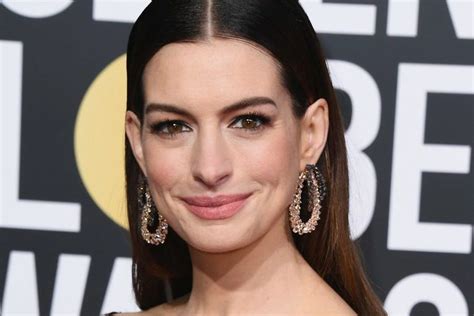 Anne Hathaway Says Shes Giving Up Drinking Until Son Turns 18