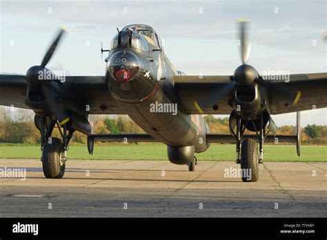 Avro Lancaster Ww2 Heavy Bomber Stock Photo Alamy