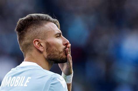 L'attaccante della lazio, ciro immobile, ha parlato della scorsa stagione e il capocannoniere della lazio, ciro immobile, è pronto a debuttare con la sua squadra contro il cagliari, il bomber ha tutta. Lazio a valanga sulla Steaua: 5-1 e tris di Immobile, ora ...