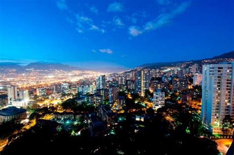 Panorámica De Medellín Nocturna Alcaldía De Medellín