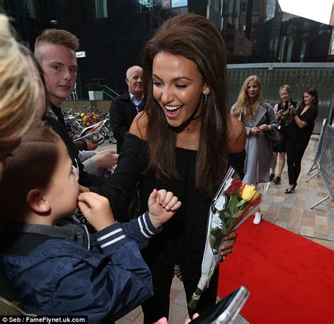 Michelle Keegan Stuns In Sexy Bardot Top At Our Girl Screening In Manchester Daily Mail Online