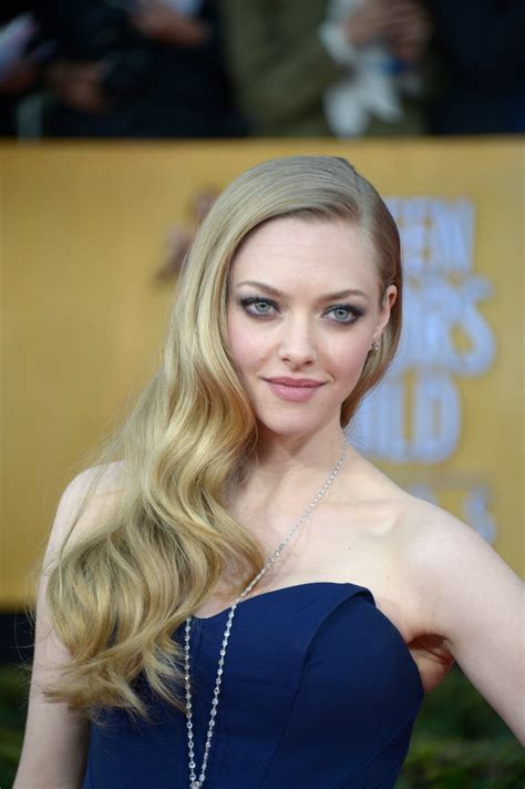 17 Amanda Seyfried Hairstyles To Try At Home Because She Is A Queen
