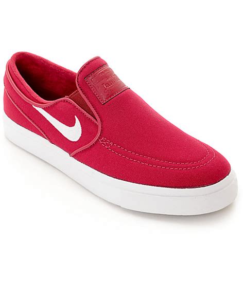 It has been updated with a new, plush sockliner and a flexible outsole for better boardfeel right out of the box. Nike SB Janoski Berry Slip On Women's Skate Shoes | Zumiez