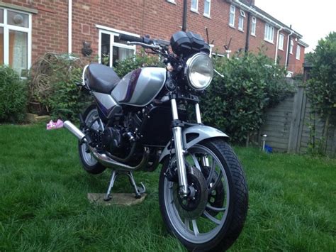 Although, yamaha originally made it in 1973 for a very short duration till 1975 due to strict emission. yamaha rd350lc rd 350 lc - uk bike - classic 2 stroke 125 250