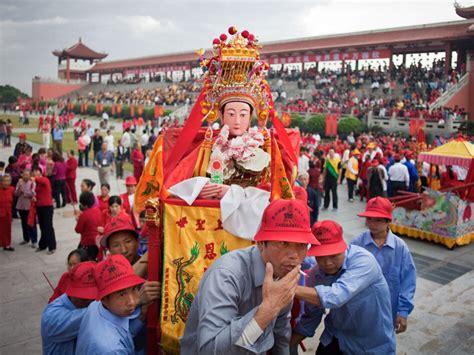 Chinas Leaders Harness Folk Religion For Their Aims Wbur News