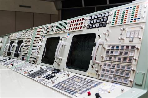 The apollo 11 agc (apollo guidance computer) was a 0.043 mhz computer with 2k of memory and 32k of storage. October | 2012 | Apollo missions, Apollo space program ...