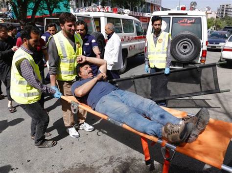 In pashtu کابل, kābul, käbool, kbool) è una città dell'afghanistan orientale, capitale dello stato nonché capoluogo dell'omonima provincia e dell'omonimo distretto. TERRORISMO Afghanistan, doppio attentato a Kabul, 29 morti ...
