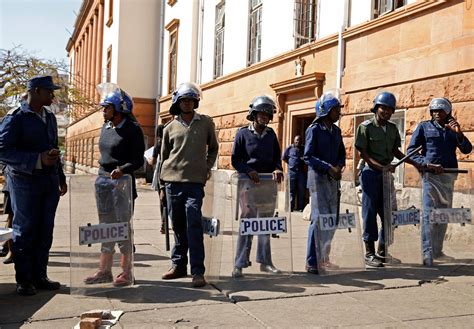 Zimbabwe Police Deploy Hundreds In Gweru Mdc Challenges Another Protest Ban The Peninsula Qatar