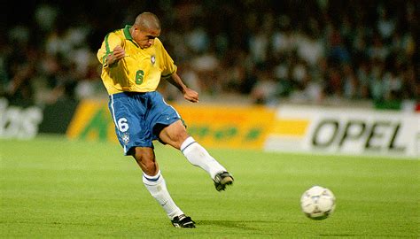 Top 10 Greatest Brazilian Players Of All Time History The Footballlovers