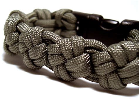 We did not find results for: Stormdrane's Blog: Cross Knot Paracord Bracelet and ...