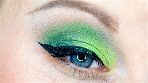 How To Wear Bright Eyeshadow Easy Makeup Your Mind Youtube