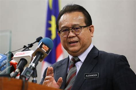 Datuk alexander nanta linggi (born 16 june 1958) is a malaysian politician. Bekalan bawang mencukupi walau India keluar larangan ...