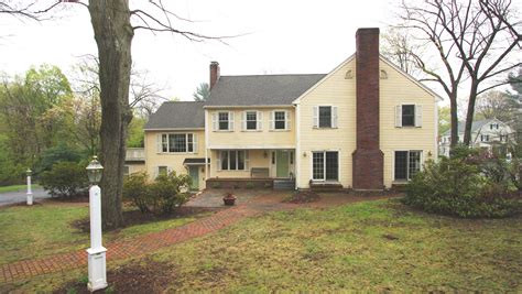 Wellesley Farms Colonial Home Has 10 Rooms