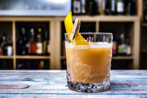 The most common salted caramel whiskey is crown royal salted caramel but any will do it in this case. Salted Caramel Whiskey/Rum Sour - Rezept zum Salzkaramell ...