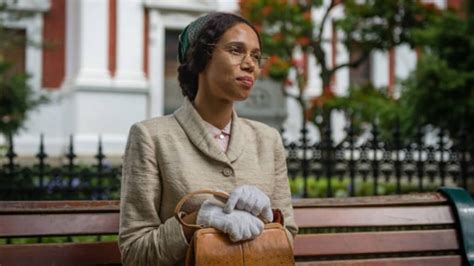 Image captionactress vinette robinson played rosa parks in the episode. 5 Movies & TV Shows You Should See That Tell Rosa Parks ...