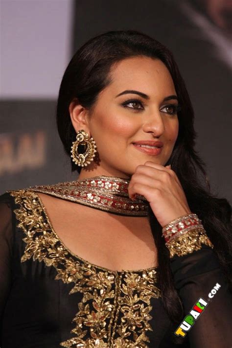Pin By Jas On Sonakshi Sinha Celebrities Beautiful Face Bollywood Designer Sarees
