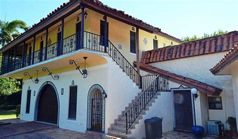 We did not find results for: Burt Reynolds' Florida Mansion Finally Sells After Nine ...