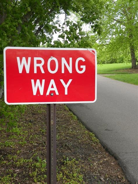 Wrong Way Sign Liv Lane