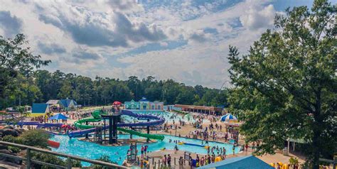 Your Guide To Virginia Theme Parks And Water Parks