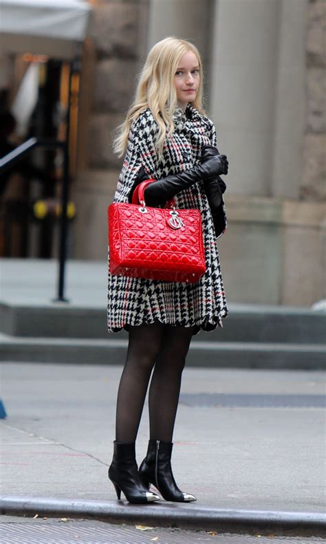 Julia Garner On The Set Of Inventing Anna In New York 09292020