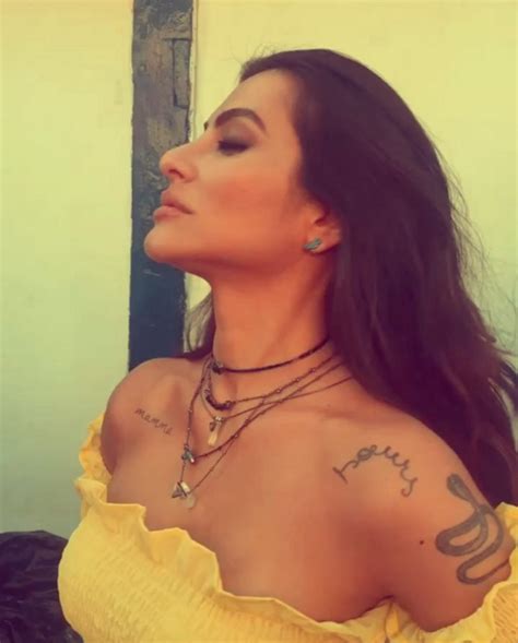 Cleo Pires sensualiza em vídeo e ganha elogios na web Abaixa que é
