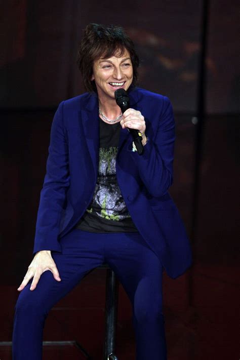Gianna Nannini punta da una medusa: come sta : Funweek