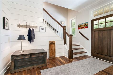 Cottage Style Foyer Ideas To Create A Warm Welcome