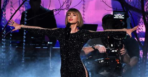 Taylor Swift Knocked Her 2016 Grammy Awards Performance Out Of The