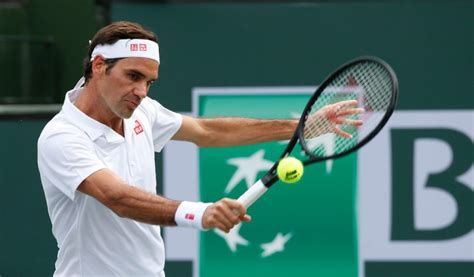 Double Handed Or One Handed Backhand Roger Federer Gives Advice To