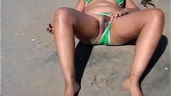 Latina Gorda Se Exibindo Na Praia De Nudismo Xnxx Com
