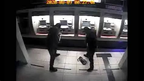 bandidos invadem agência bancária e explodem caixas eletrônicos em paudalho pe globo news