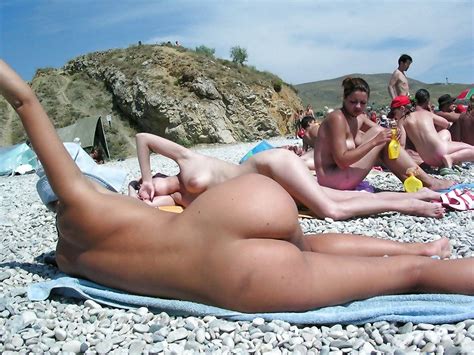 Beautiful Naked Girls At The Beach 25 Pics