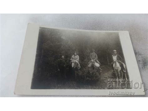 С ка Офицер двама мъже и жена с коне на връщане от Добралък Стари снимки Изделия от хартия