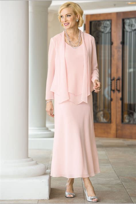 While we love spring and summer weddings, there are so many gorgeous things you can do with fall and winter weddings, and that includes mother of the. Pearl Pink chiffon Mother of the bride dresses Comfortable ...
