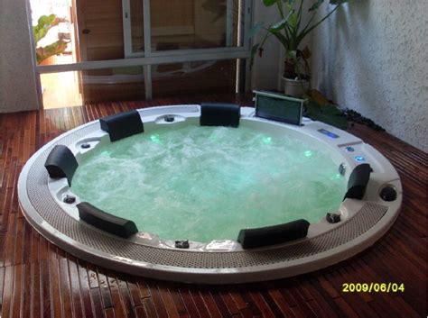 china 6person round spa round jacuzzi round hottub sh831 china whirlpools outdoor spa