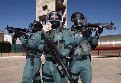 Mis Felicidades A La Guardia Civil Y Policia Nacional