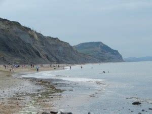 Fun on the beach at Charmouth #CountryKids - Over 40 and a Mum to One